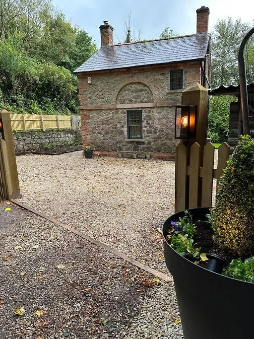 Bridge Cottage Upper Malone Belfast 0*,